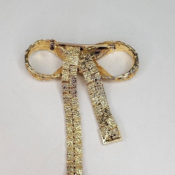 Vintage Goldtone Gold nugget Articulated Bow Brooch - Picture 5 of 7